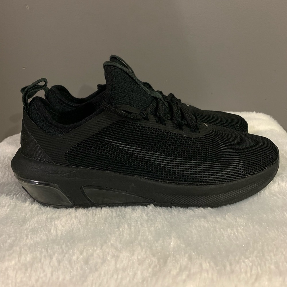 Nike Air Max Fly Black Womens Sneakers Size 8 Shoes AT2505-004